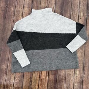 🖤 THML Color Block Knit Sweater - Size Small